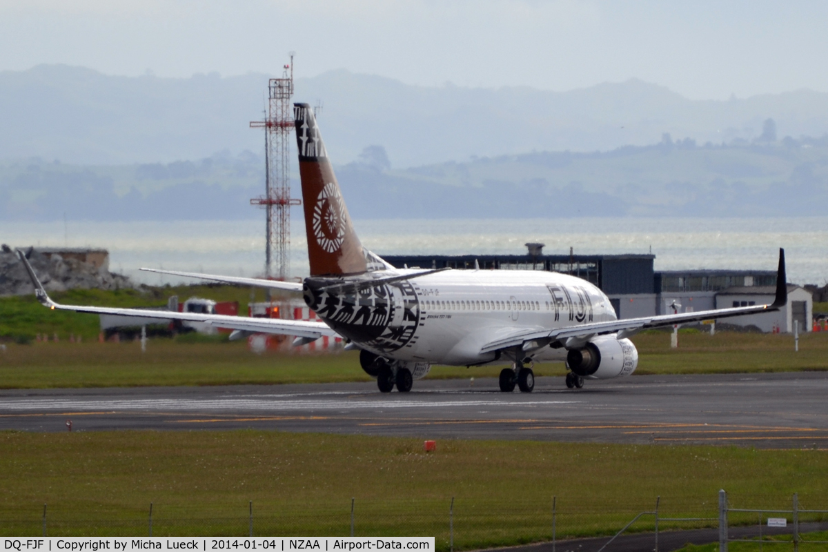 DQ-FJF, 1998 Boeing 737-7X2 C/N 28878, In new livery