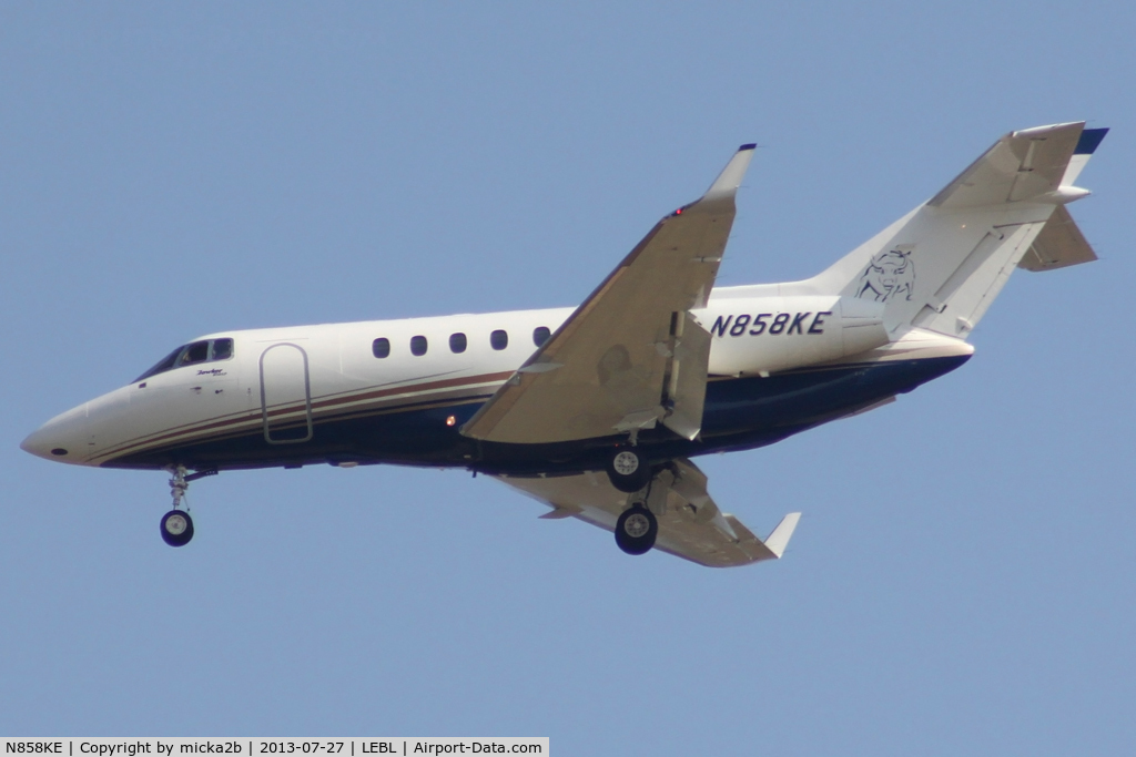 N858KE, 2006 Raytheon Hawker 850XP C/N 258796, Landing