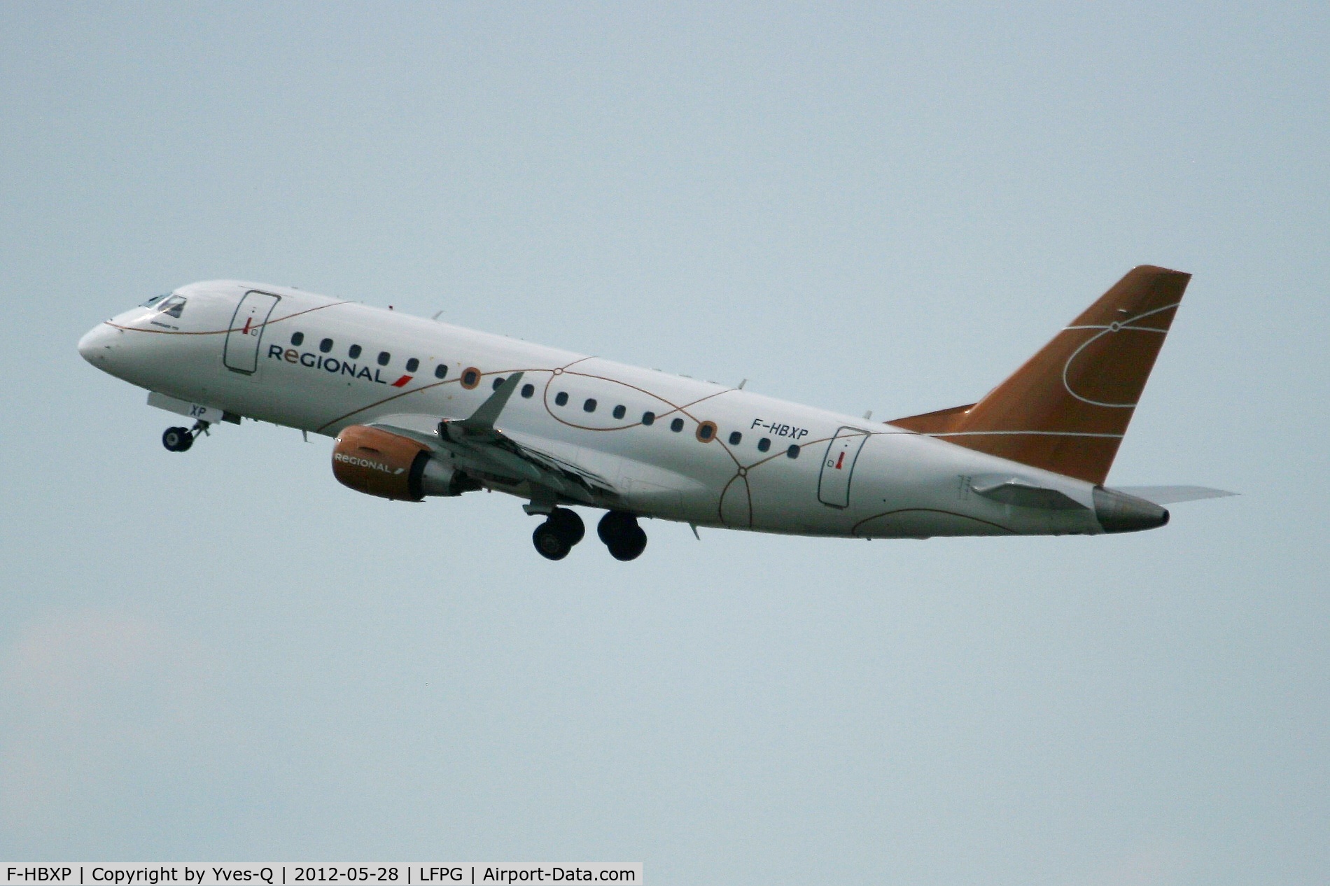 F-HBXP, 2004 Embraer 170LR (ERJ-170-100LR) C/N 17000036, Embraer ERJ-170ST, Take-off Rwy 26R, Roissy Charles De Gaulle Airport (LFPG-CDG)