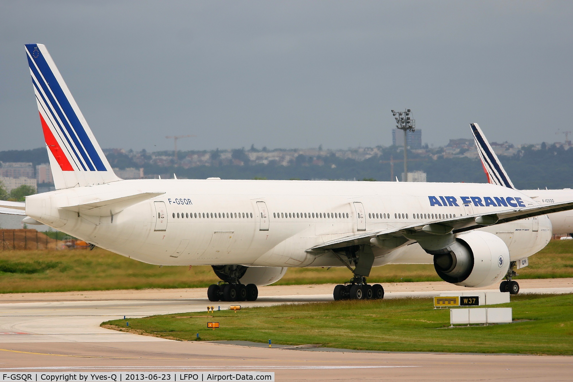 F-GSQR, 2006 Boeing 777-328/ER C/N 35677, Boeing 777-328 (ER), Taxiing  after Landing Rwy 26, Paris-Orly Airport (LFPO-ORY)