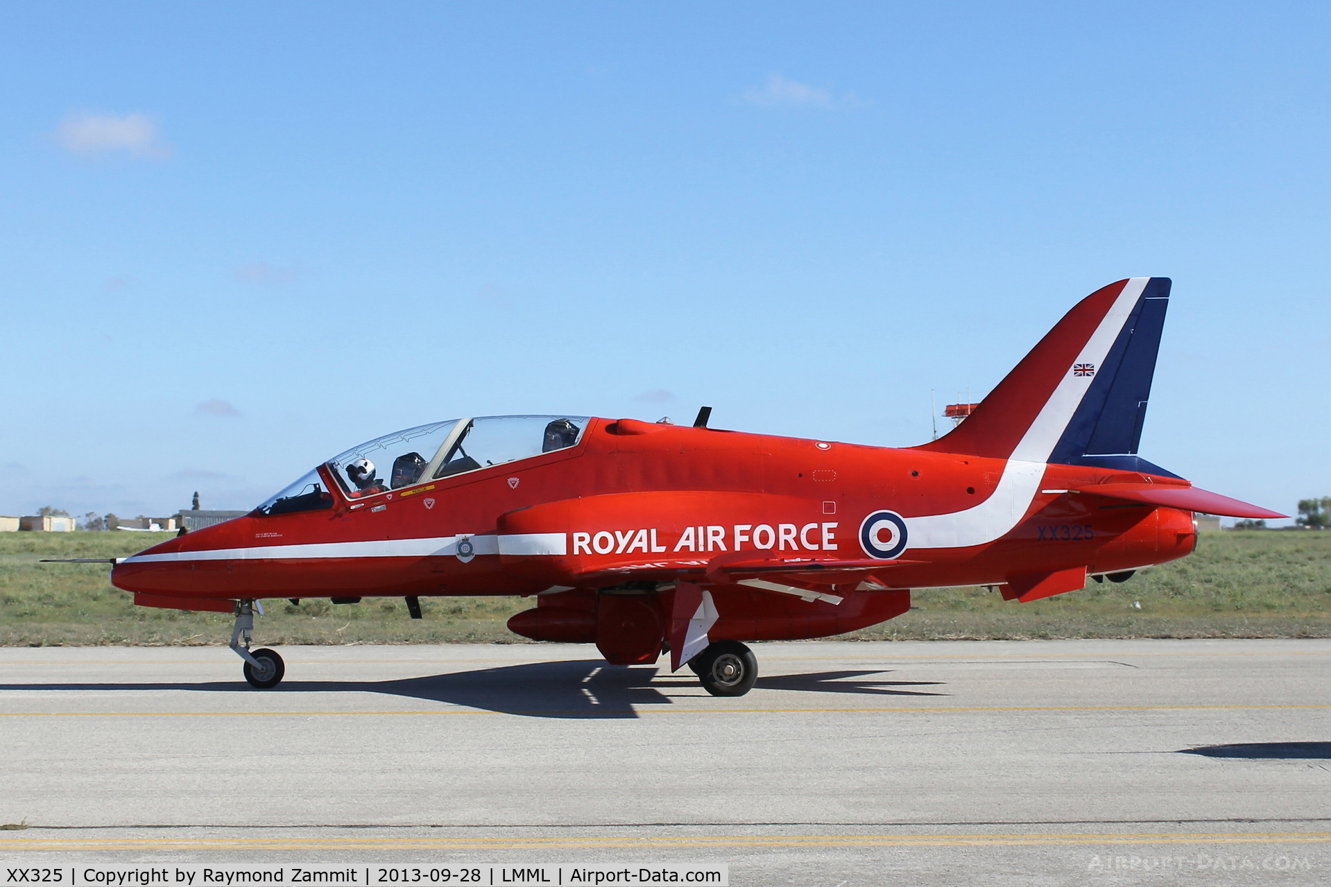 XX325, 1980 Hawker Siddeley Hawk T.1 C/N 169/312150, Hawk XX325 Red Arrows RAF 28Sep13.