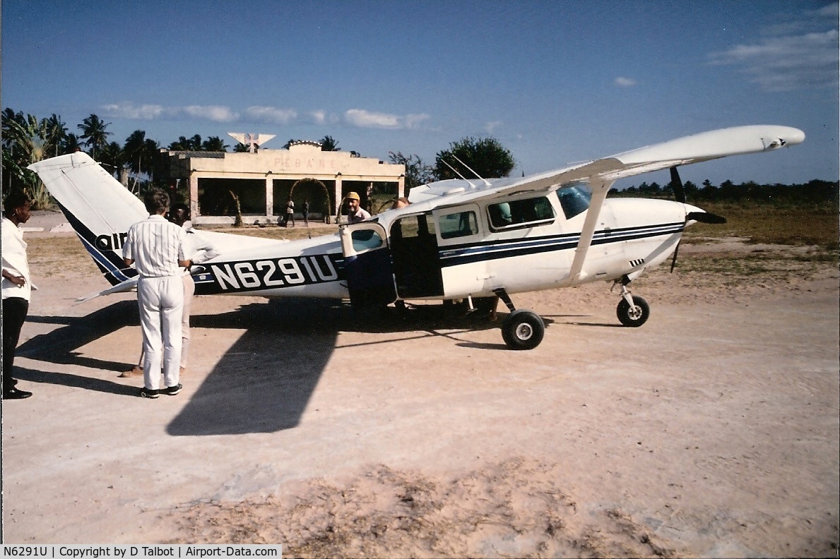 N6291U, Cessna U206G Stationair C/N U20605404, In service with Air Serv International at Pebane, Mozambique