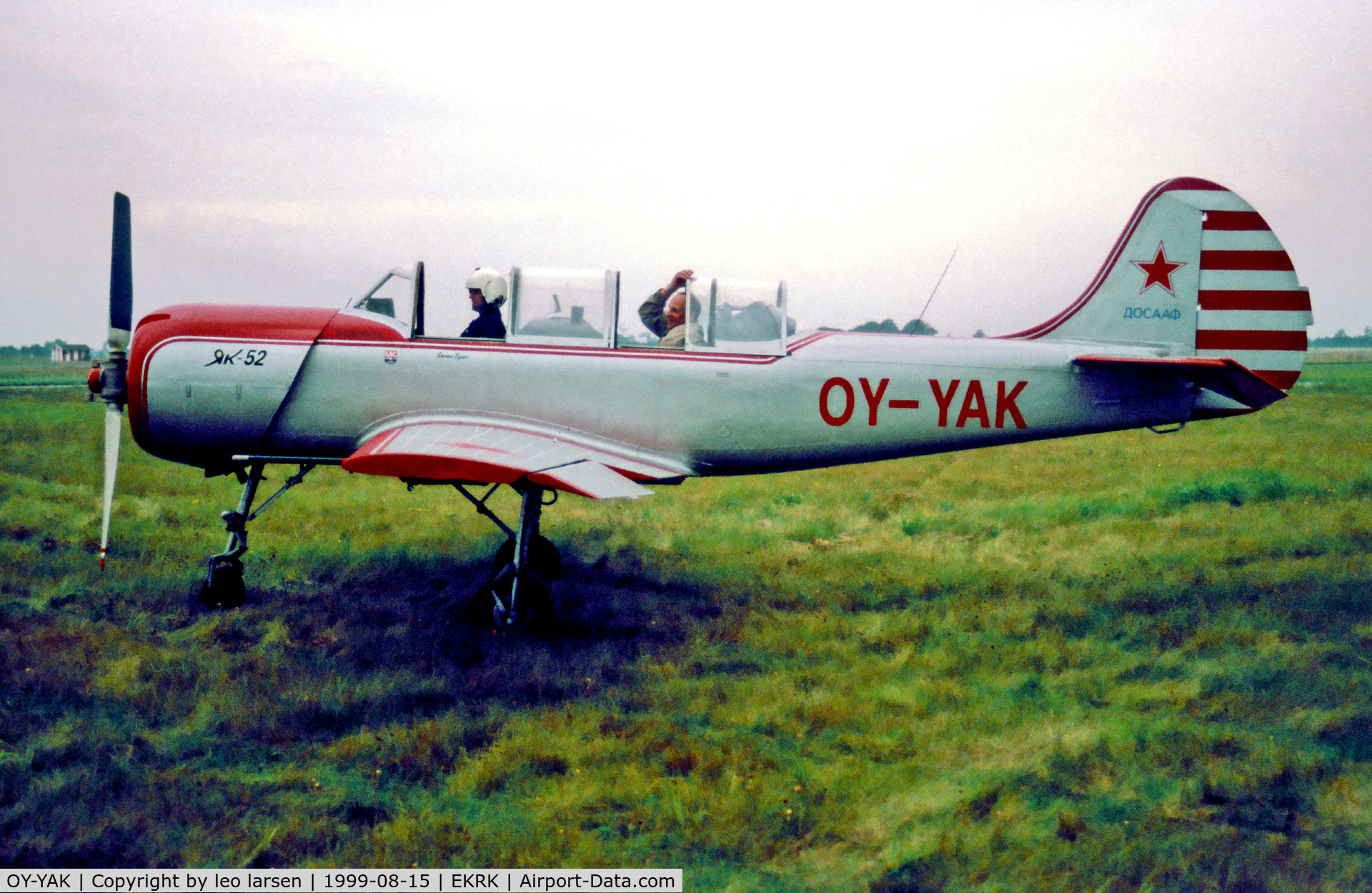 OY-YAK, 1989 Yakovlev Yak-52 C/N 899408, RKE Roskilde Denmark 15.8.99