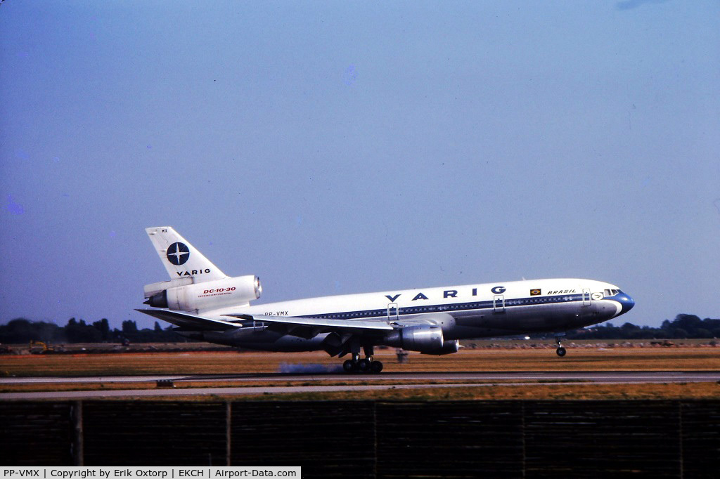PP-VMX, 1981 McDonnell Douglas DC-10-30 C/N 47845, PP-VMX landing on rw 22R
