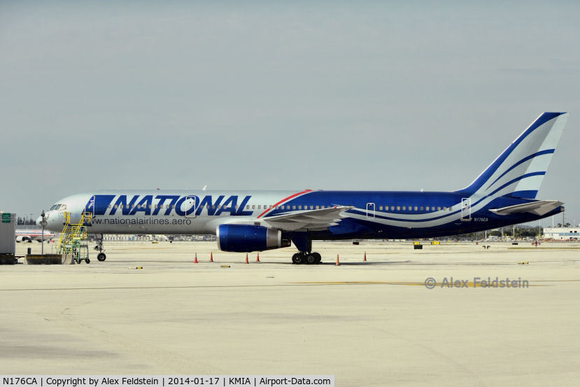 N176CA, 1990 Boeing 757-28A C/N 24543, Miami
(shot from a bus with tinted windows, so the image is not the best quality)
