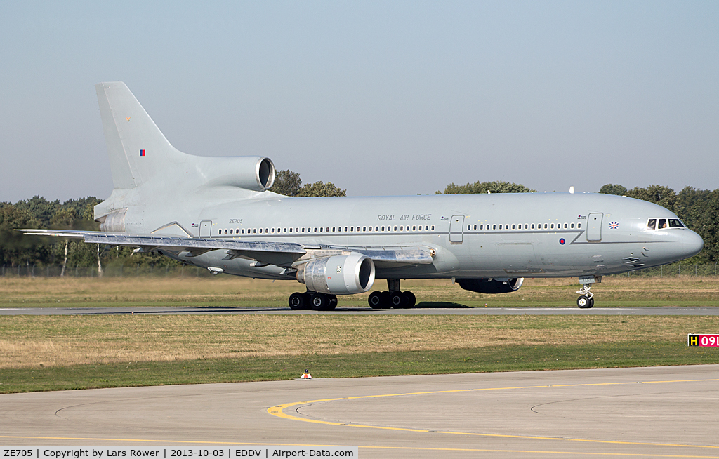 ZE705, Lockheed L-1011-385-3 TriStar C2 (500) C/N 193Y-1188, Royal Air Force