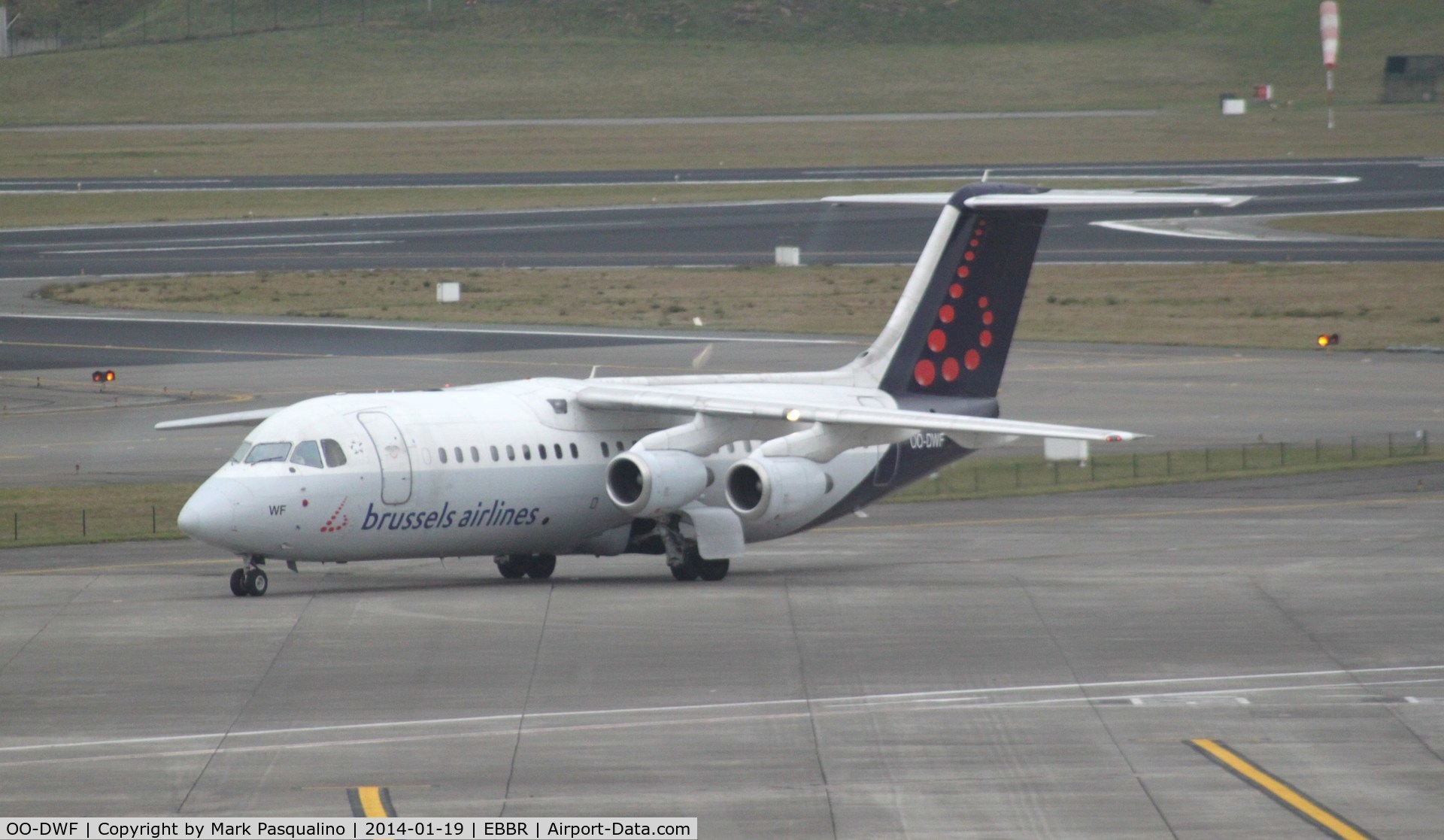 OO-DWF, 1998 British Aerospace Avro 146-RJ100 C/N E3332, British Aerospace Avro RJ100