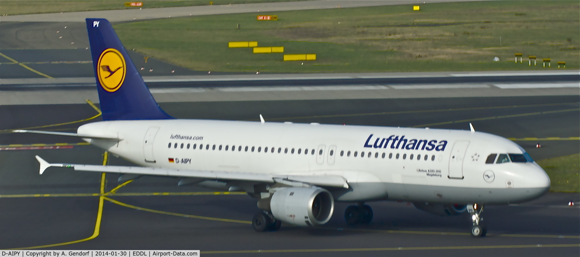 D-AIPY, 1991 Airbus A320-211 C/N 161, Lufthansa, seen here taxiing to the gate at Düsseldorf Int'l(EDDL)
