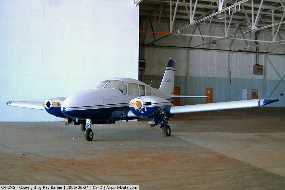C-FCMS, 1966 Piper PA-23-250 C/N 27-3422, Piper PA-23-250 Aztec C [27-3422] Brantford~C 24/06/2005