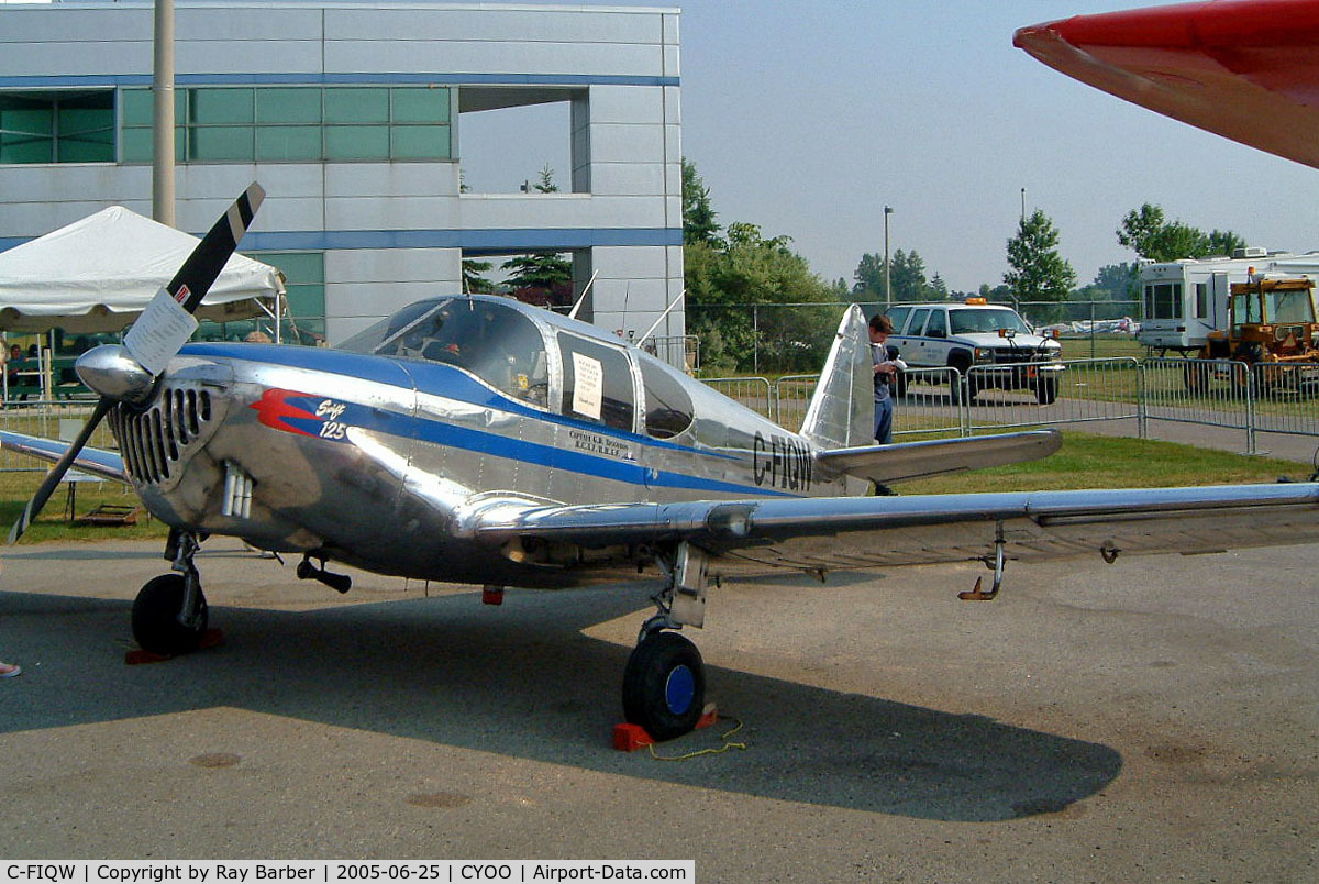 C-FIQW, 1949 Globe GC-1B Swift C/N 3689, Temco Globe GC-1B Swift [3689] Oshawa~C 25/06/2005