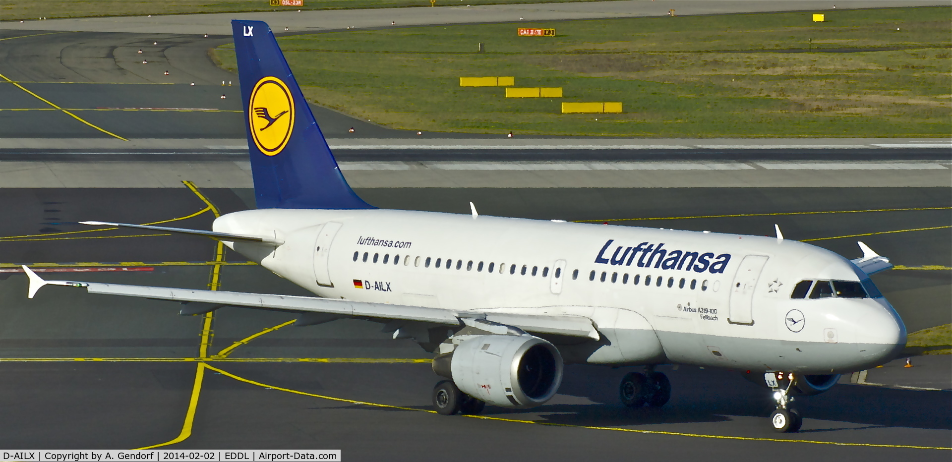 D-AILX, 1998 Airbus A319-114 C/N 860, Lufthansa, is here shortly after landing at Düsseldorf Int'l(EDDL)