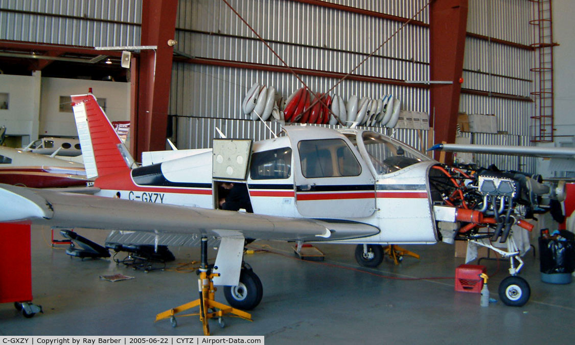 C-GXZY, 1976 Piper PA-28R-200 Cherokee Arrow C/N 28R-7635286, Piper PA-28R-200 Cherokee Arrow II [28R-7635286] Toronto-City Centre Airport~C 22/06/2005