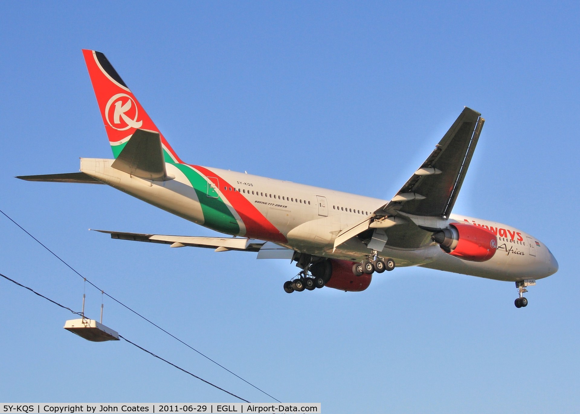 5Y-KQS, 2005 Boeing 777-2U8/ER C/N 33683, Across the A30 to touchdown