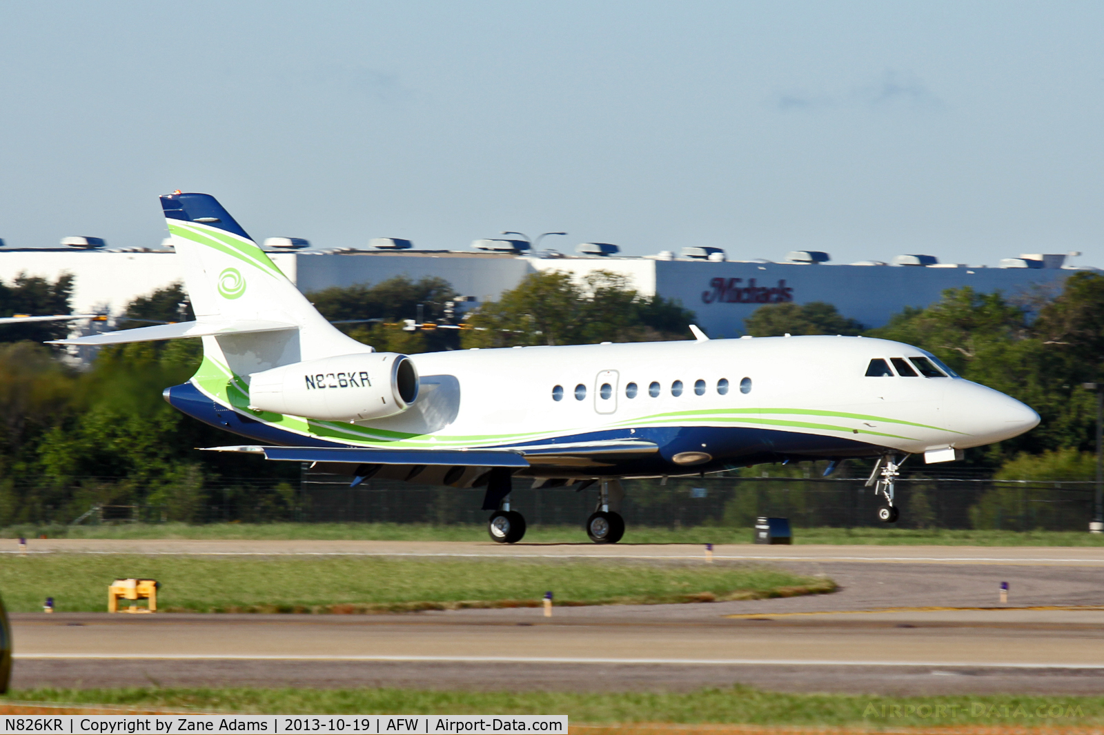 N826KR, 2002 Dassault Falcon 2000 C/N 182, Landing at Fort Worth Alliance Airport