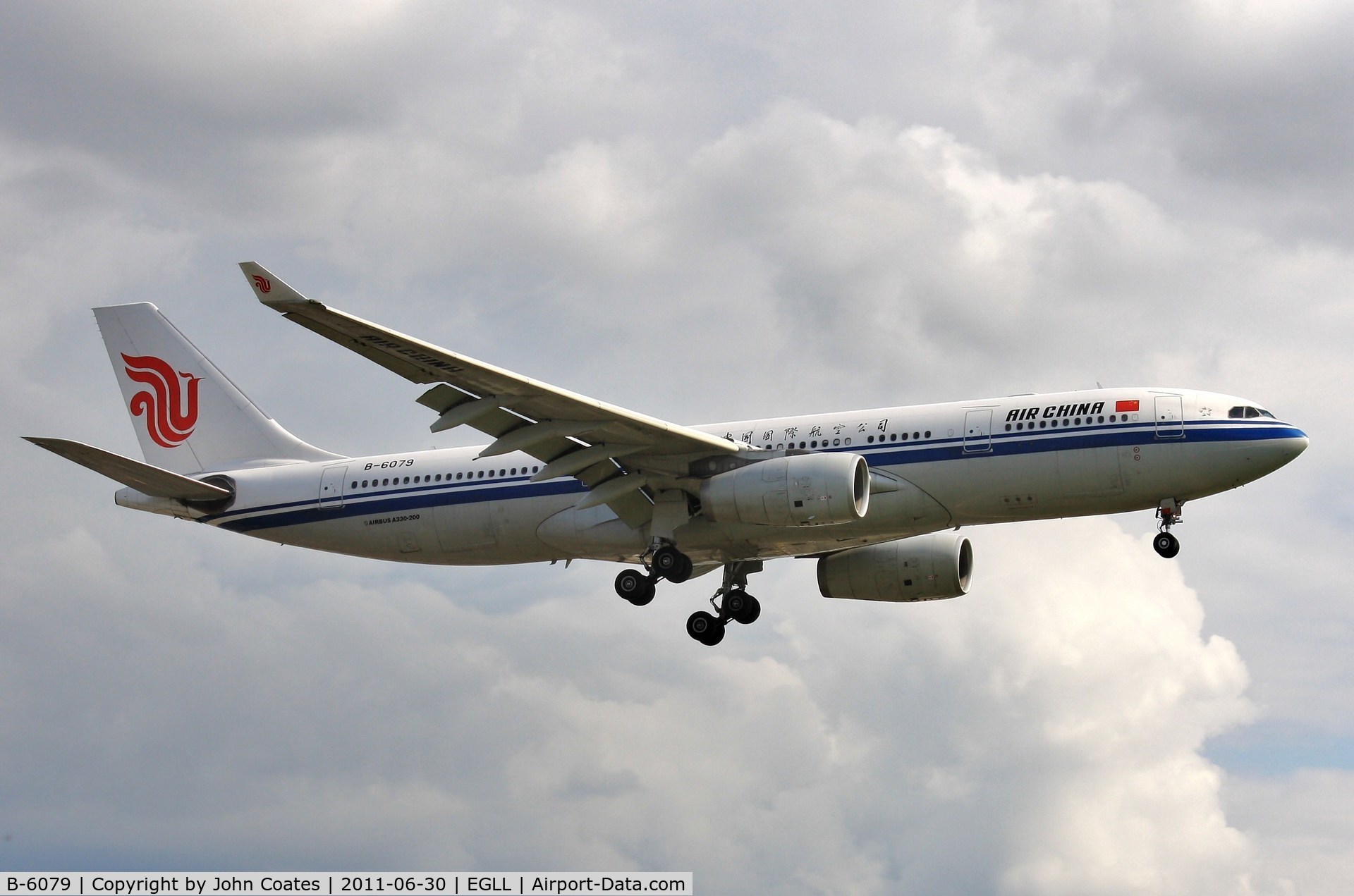 B-6079, 2006 Airbus A330-243 C/N 810, Evening finals to 27R
