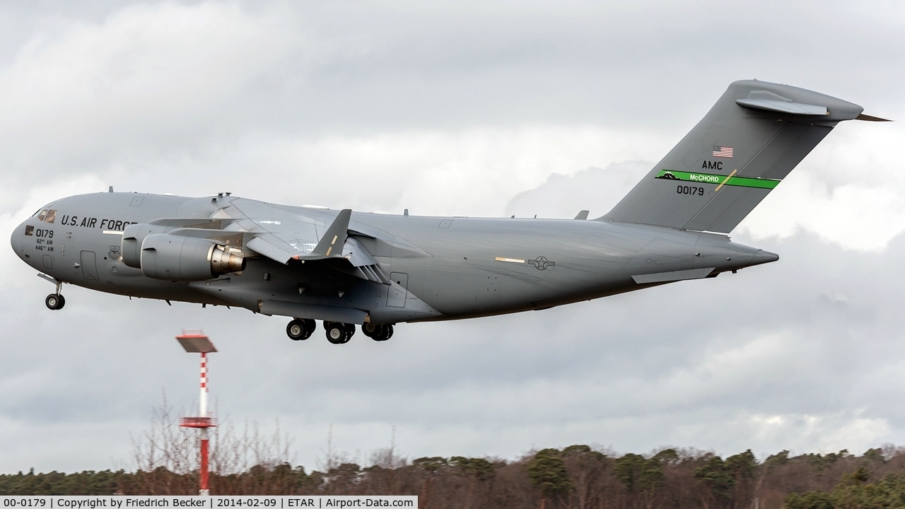 00-0179, 2000 Boeing C-17A Globemaster III C/N 50087/F086/P79, on final RW26