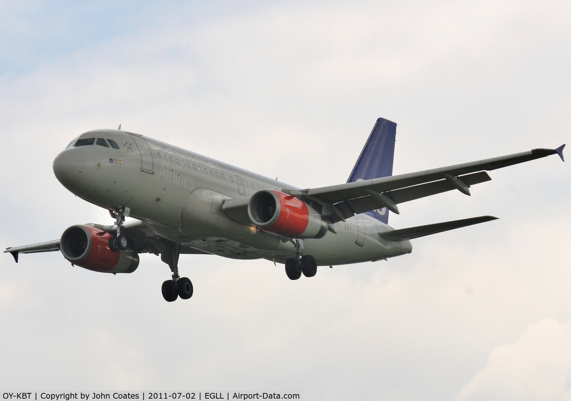 OY-KBT, 2007 Airbus A319-131 C/N 3292, Finals to 27L