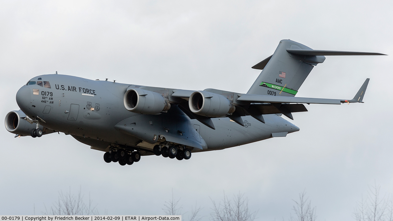 00-0179, 2000 Boeing C-17A Globemaster III C/N 50087/F086/P79, on final RW26