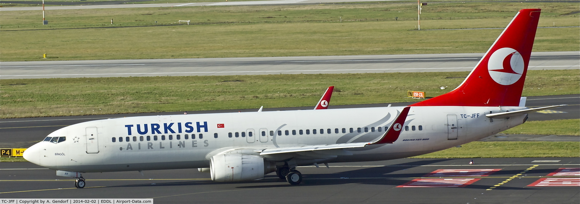 TC-JFF, 1998 Boeing 737-8F2 C/N 29768, Turkish Airlines, is here taxiing at Düsseldorf Int'l (EDDL)