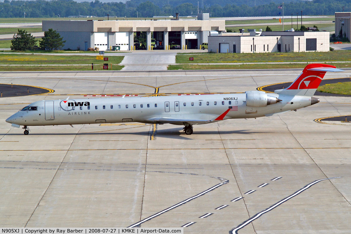 N905XJ, 2007 Bombardier CRJ-900 (CL-600-2D24) C/N 15137, Canadair CRJ-900 [15137] (Northwest Airlink) Milwaukee~N 27/07/2008