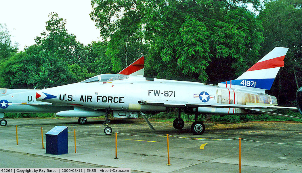 42265, 1952 North American F-100D Super Sabre C/N 223-145, North American F-100D Super Sabre [223-145] Soesterberg~PH 11/08/2000