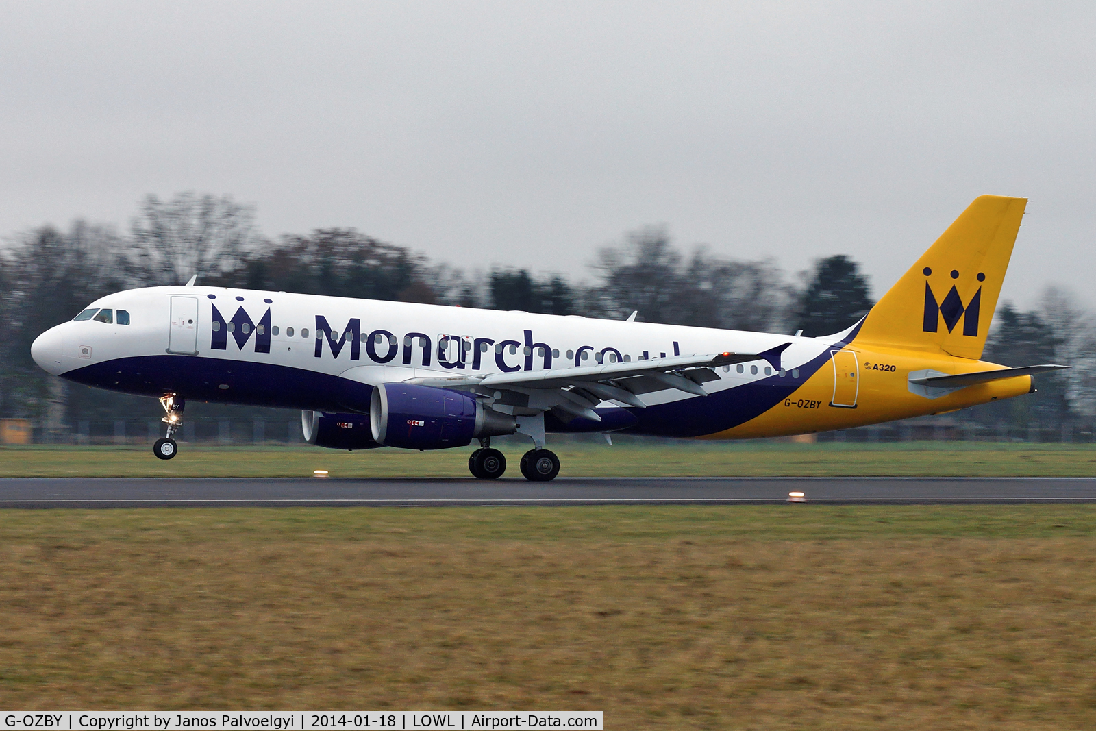 G-OZBY, 2000 Airbus A320-214 C/N 1320, Monarch Airlines Airbus A320-214 landing in LOWL/LNZ