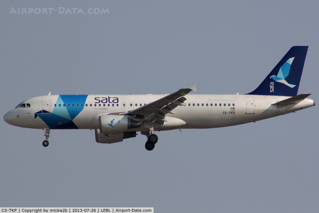 CS-TKP, 2003 Airbus A320-214 C/N 2011, Landing