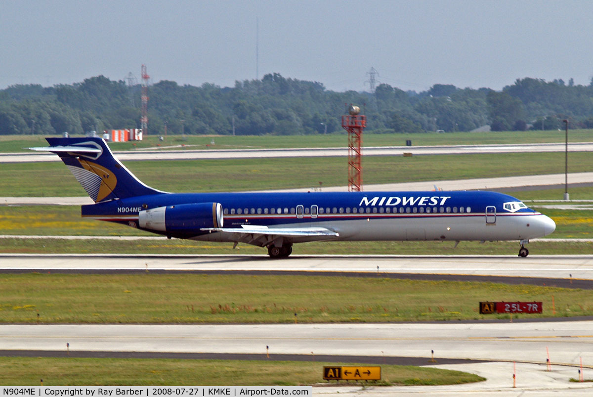 N904ME, 2003 Boeing 717-2BL C/N 55168, Boeing 717-2BL [55168] (Midwest Airlines) Milwaukee~N 27/07/2008