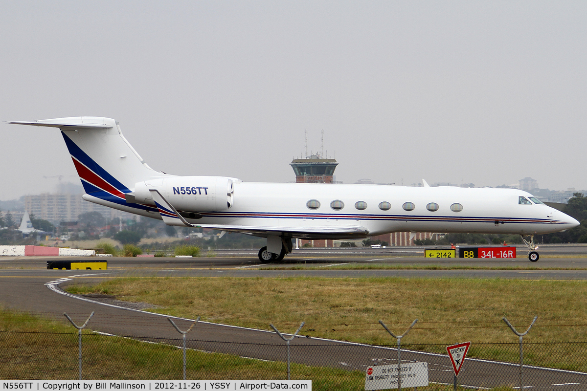 N556TT, 2005 Gulfstream Aerospace G-V C/N 5056, taxiing from 34R