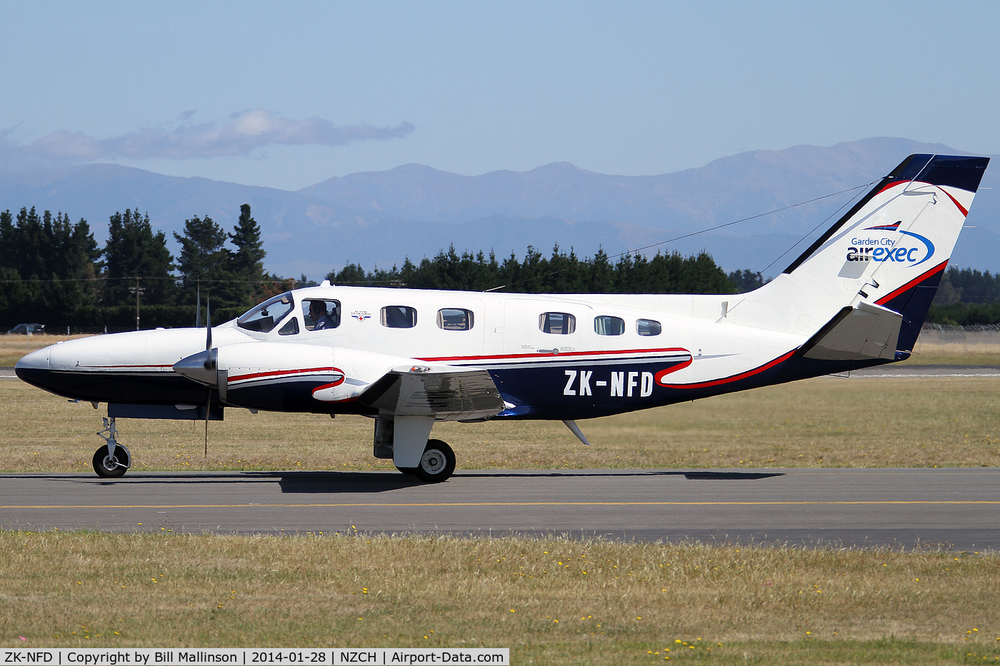 ZK-NFD, 1980 Cessna 441 Conquest II C/N 441-0141, taxiing to RFDS hangar