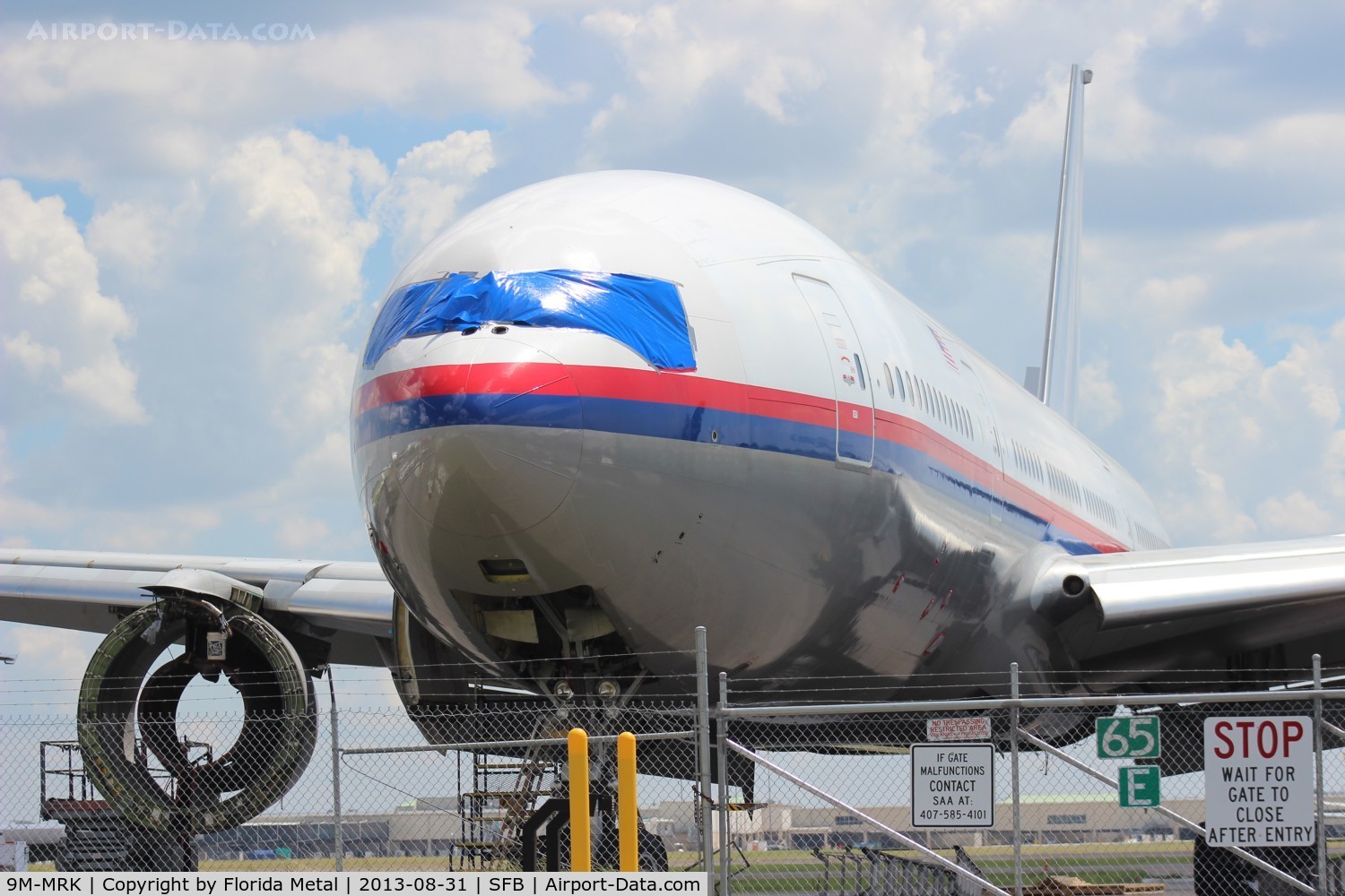 9M-MRK, 1999 Boeing 777-2H6/ER C/N 28418, Malaysia Airlines 777-200 getting scrapped