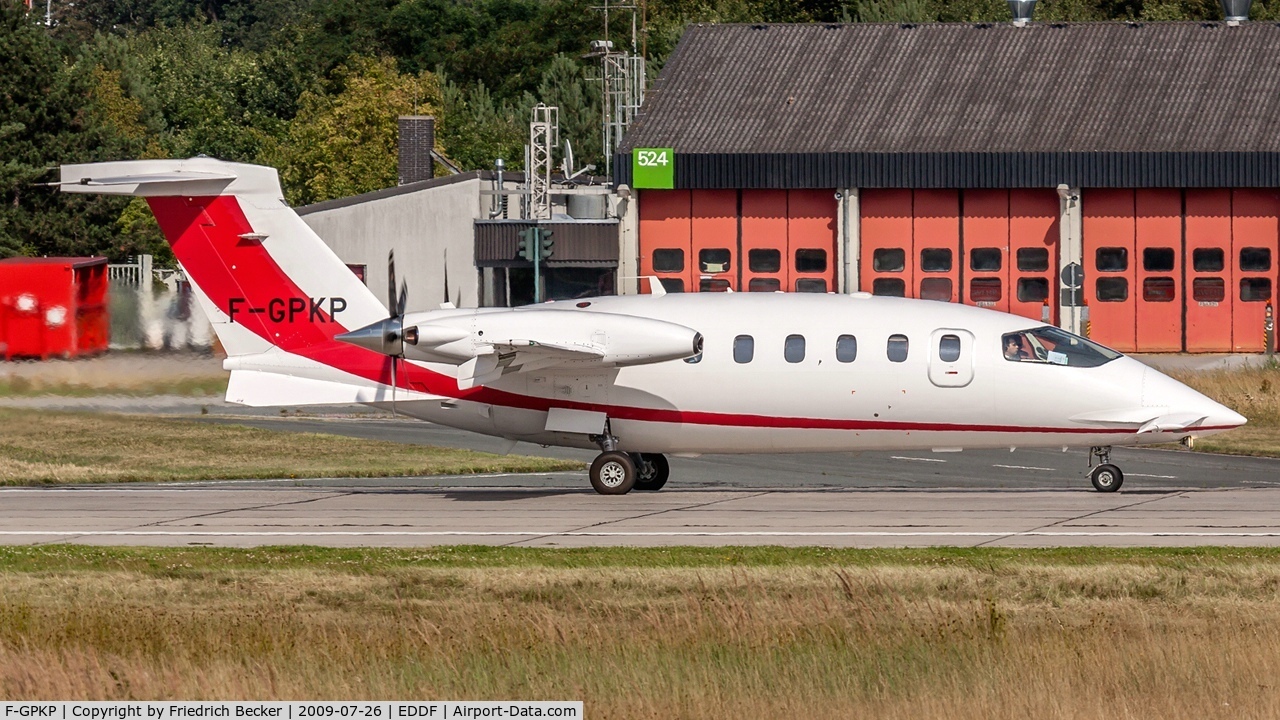 F-GPKP, 2008 Piaggio P-180 Avanti II C/N 1165, departure via RW18W