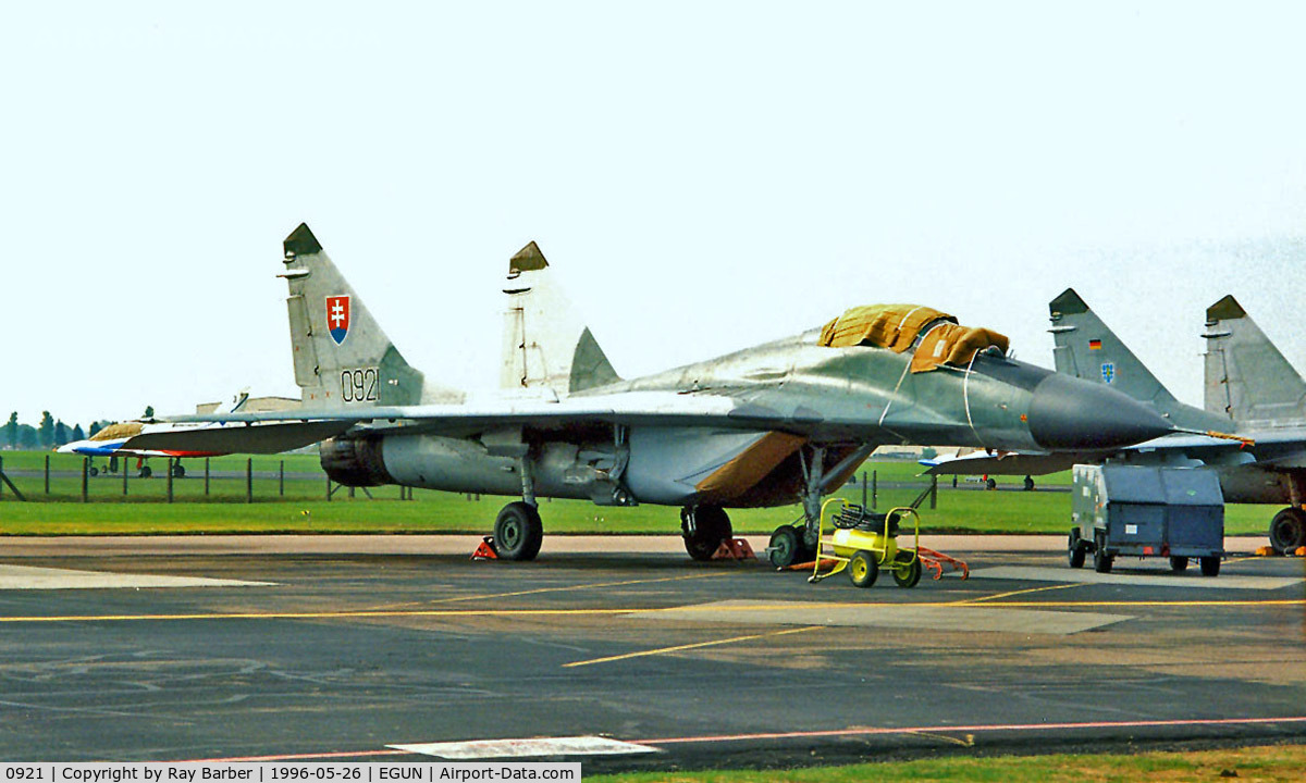 0921, Mikoyan-Gurevich MiG-29AS C/N 2960535409, Mikoyan-Gurevich MiG-29AS Fulcrum [2960535409] (Slovak Air Force) RAF Mildenhall~G 26/05/1996