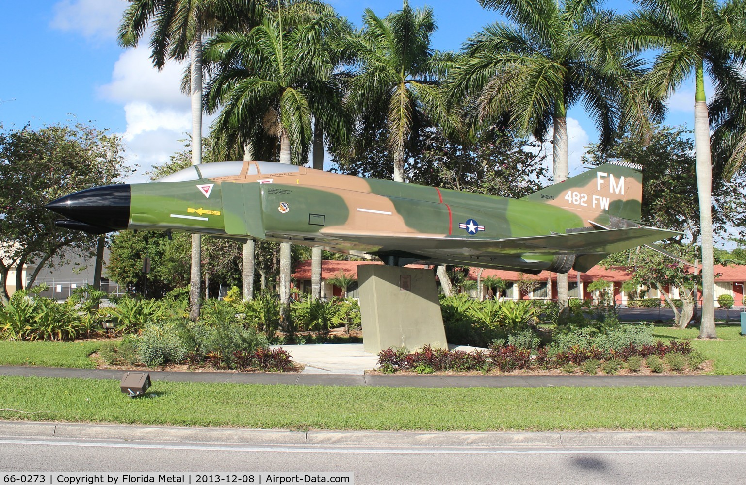 66-0273, 1966 McDonnell F-4D Phantom II C/N 1941, F-4D Phantom on a post in Homestead FL along US 1