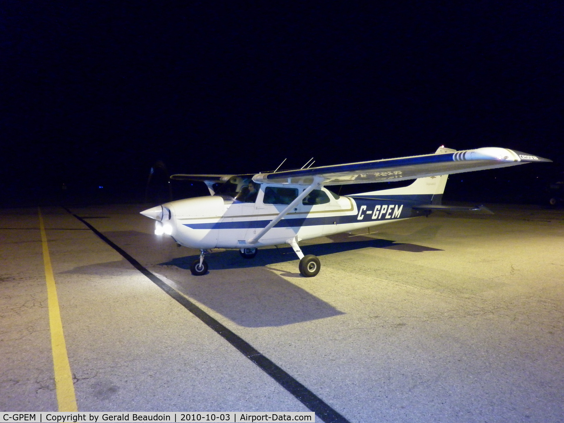 C-GPEM, 1973 Cessna 172M Skyhawk II C/N 17262521, GPEM at night