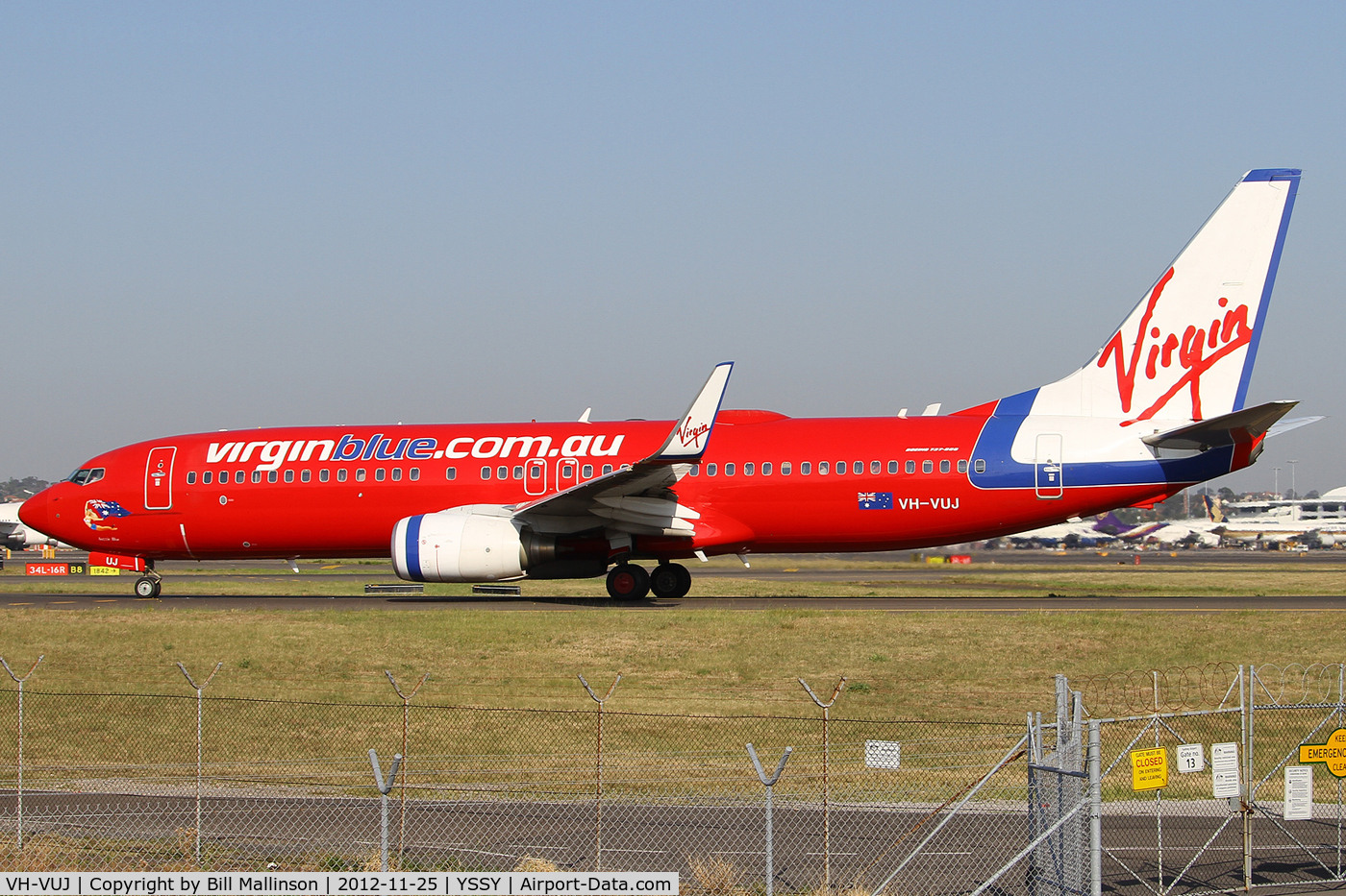 VH-VUJ, 2006 Boeing 737-8FE C/N 34443, taxiing to 16L