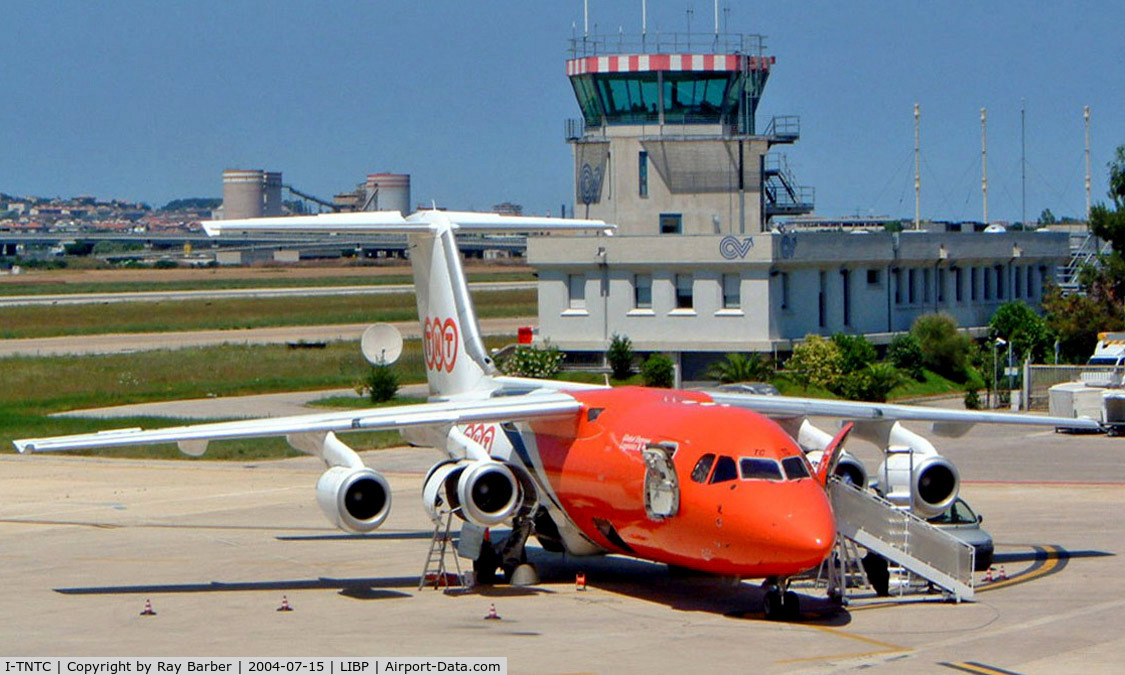 I-TNTC, 1986 British Aerospace BAe.146-200QT Quiet Trader C/N E2078, BAe 146-200QT Quiet Trader [E2078] (TNT Airways) Pescara~I 15/07/2004