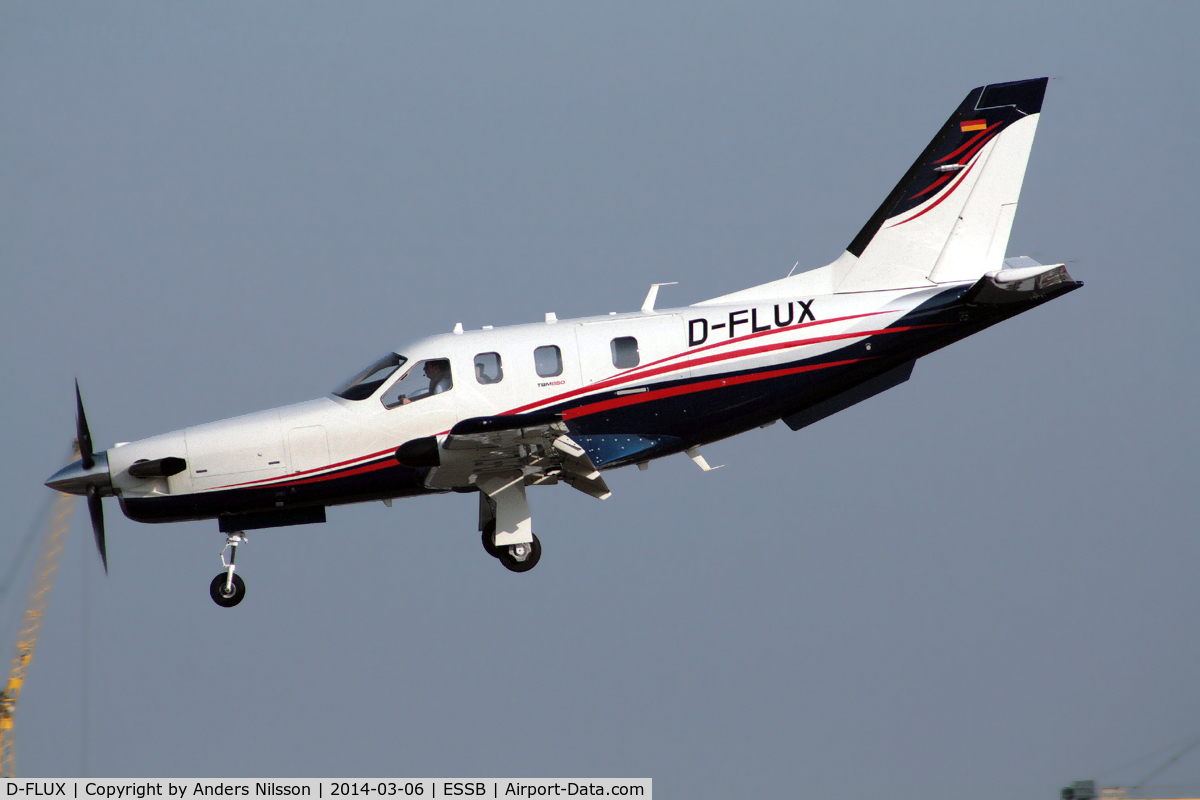 D-FLUX, Socata TBM-850 C/N 569, On steep final approach for runway 30.
