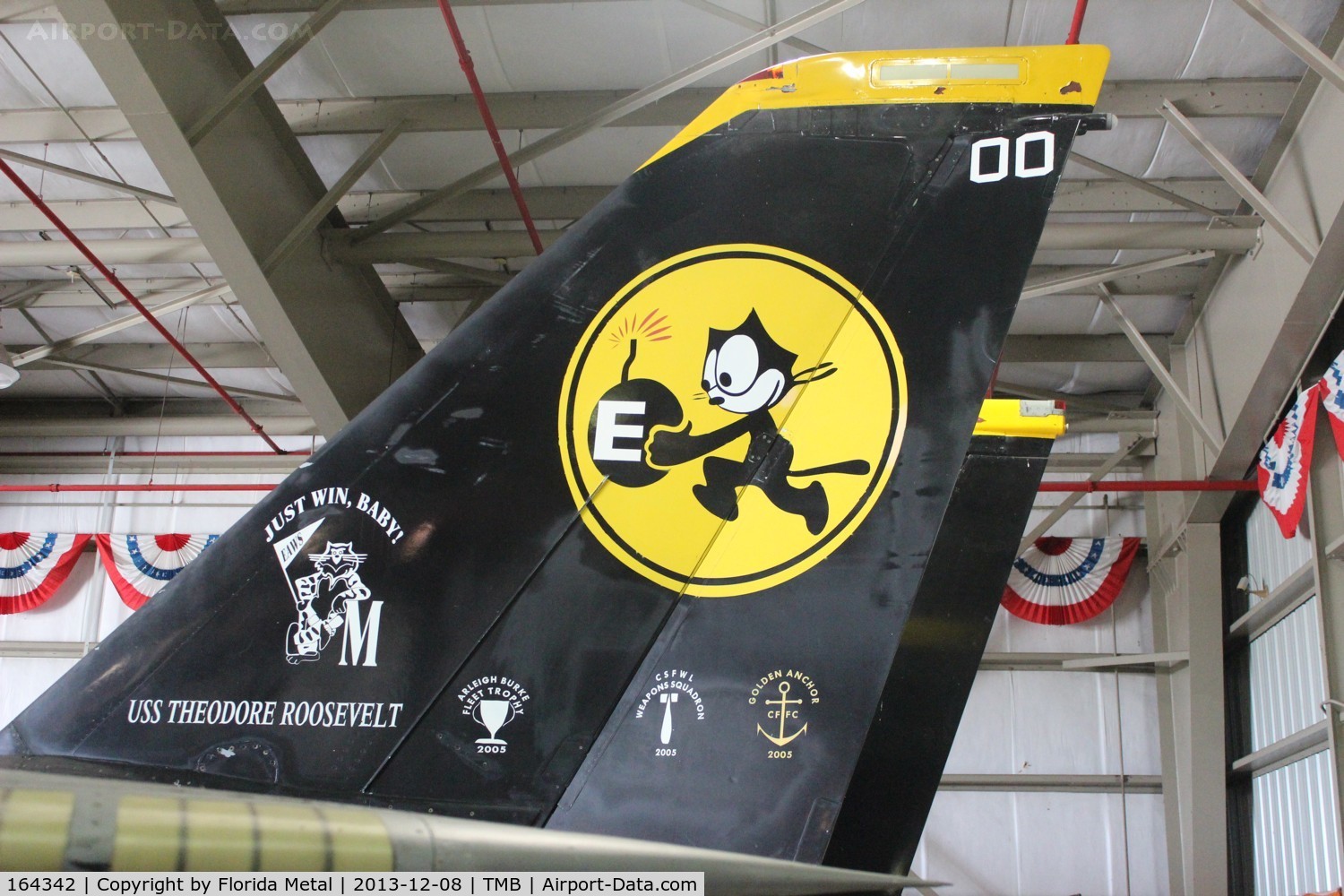 164342, Grumman F-14D Tomcat C/N 617/D-22, F-14D Tail