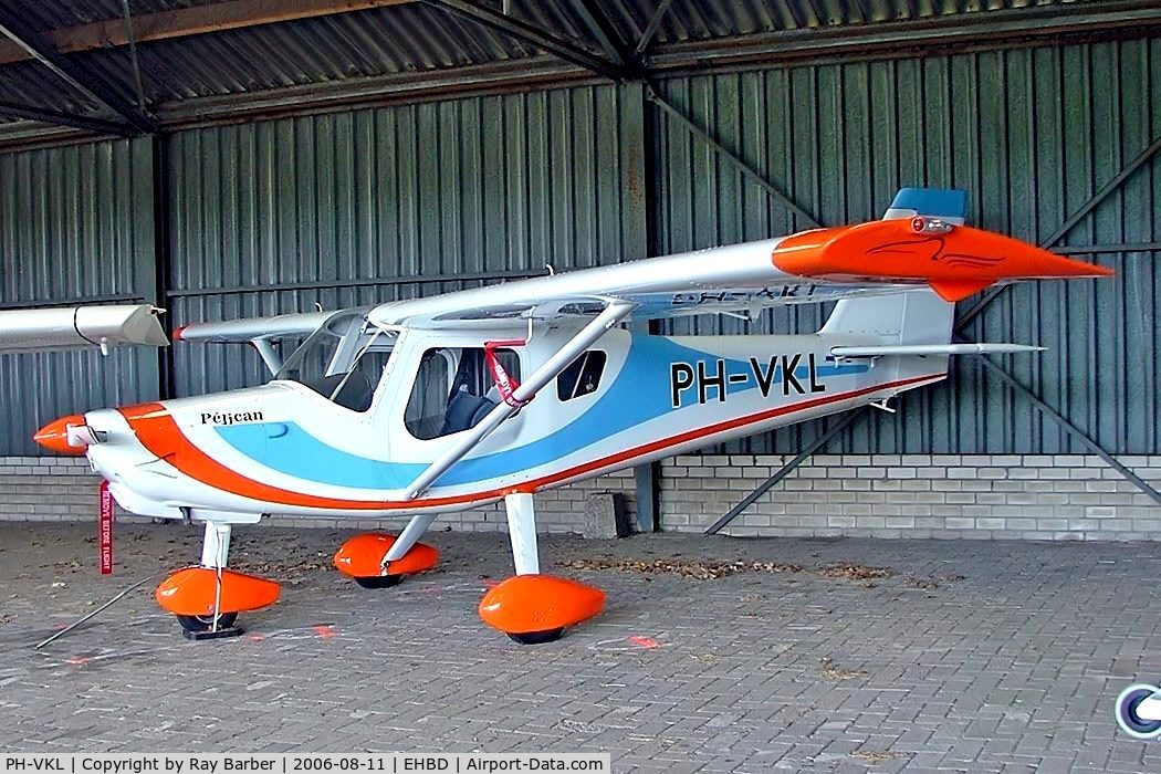 PH-VKL, Ultravia Pelican PL C/N 685, Ultravia Aero Pelican Club PL [685] Budel-Kempen~PH 11/08/2006