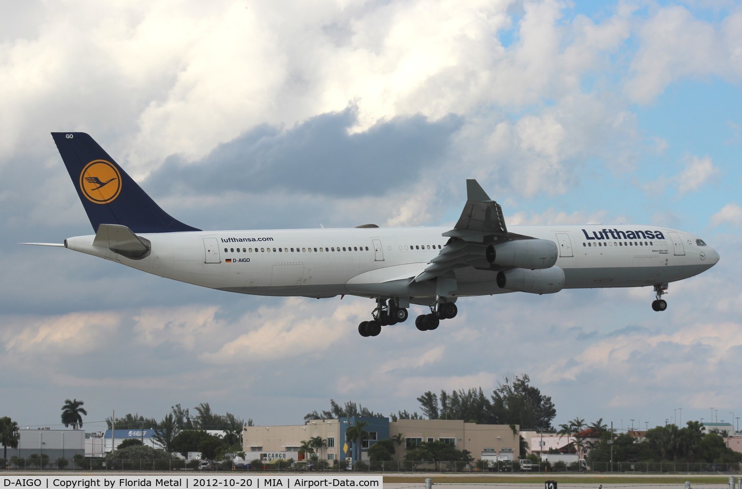D-AIGO, 1998 Airbus A340-313X C/N 233, Lufthansa A340-300