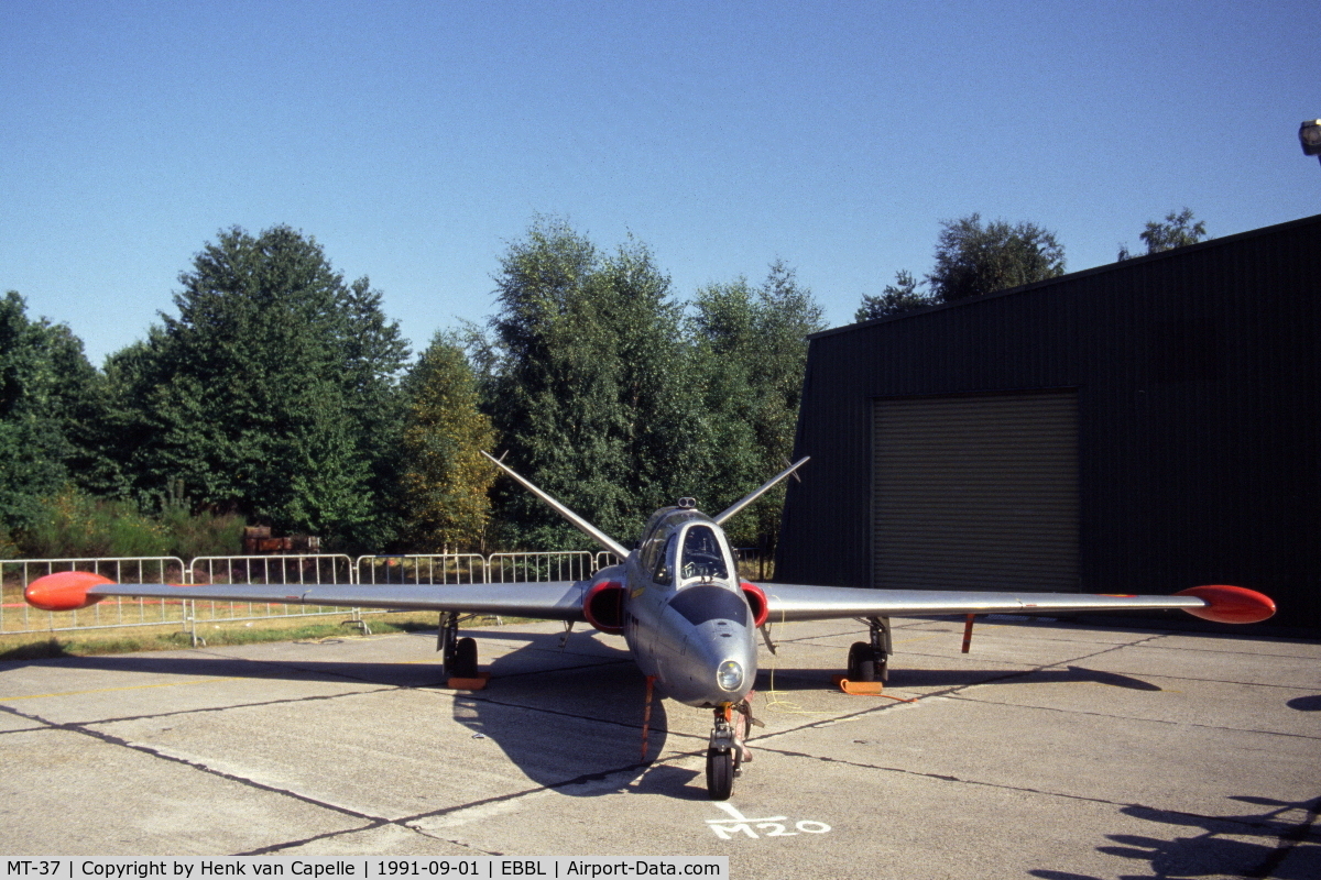 MT-37, Fouga CM-170R Magister C/N 312, Fouga Magister of the 33 smaldeel of the Belgian Air Force, Kleine Brogel Air Base, Belgium, 1991.