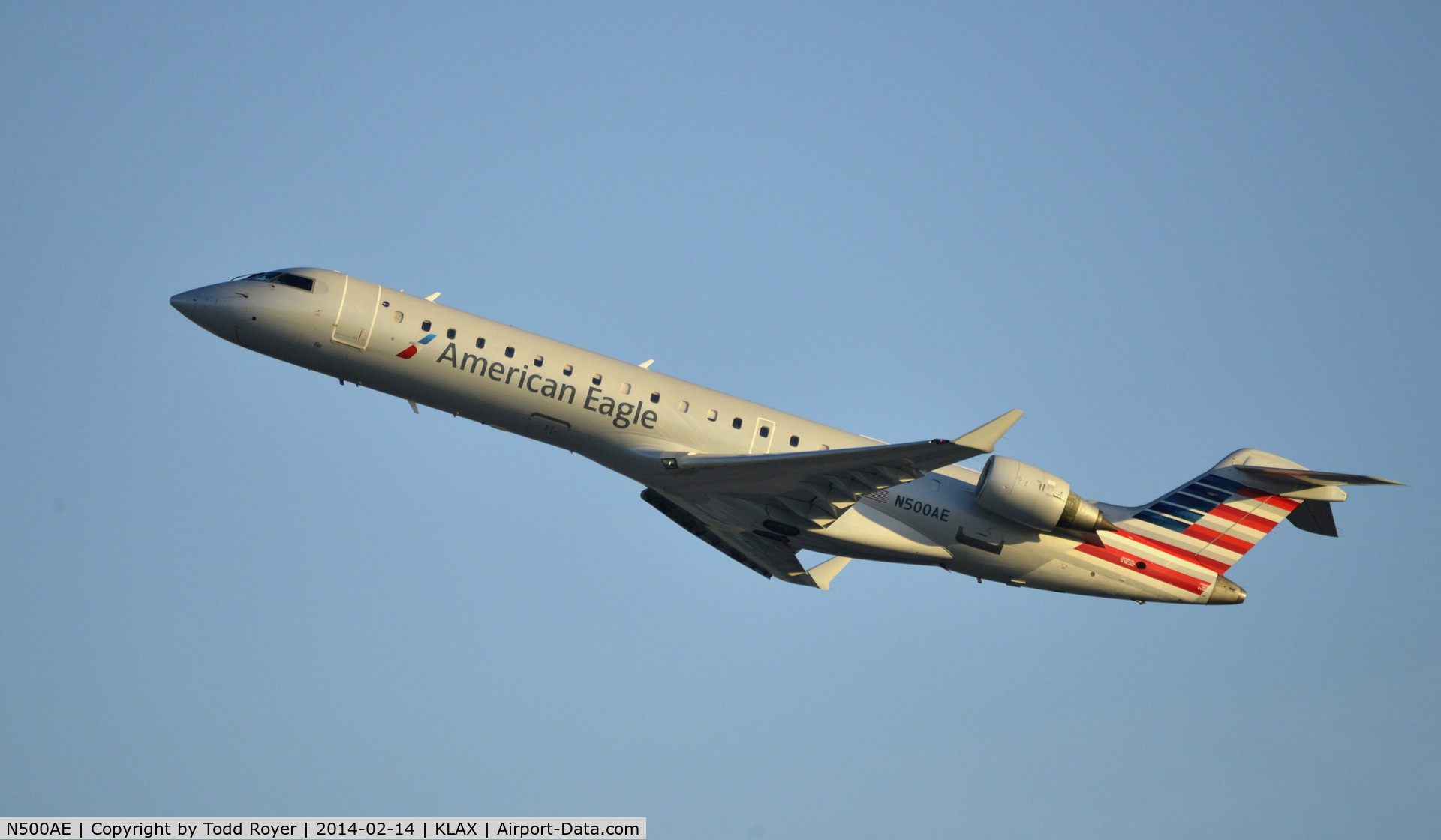 N500AE, 2001 Bombardier CRJ-701 (CL-600-2C10) Regional Jet C/N 10025, Departing LAX on 25R