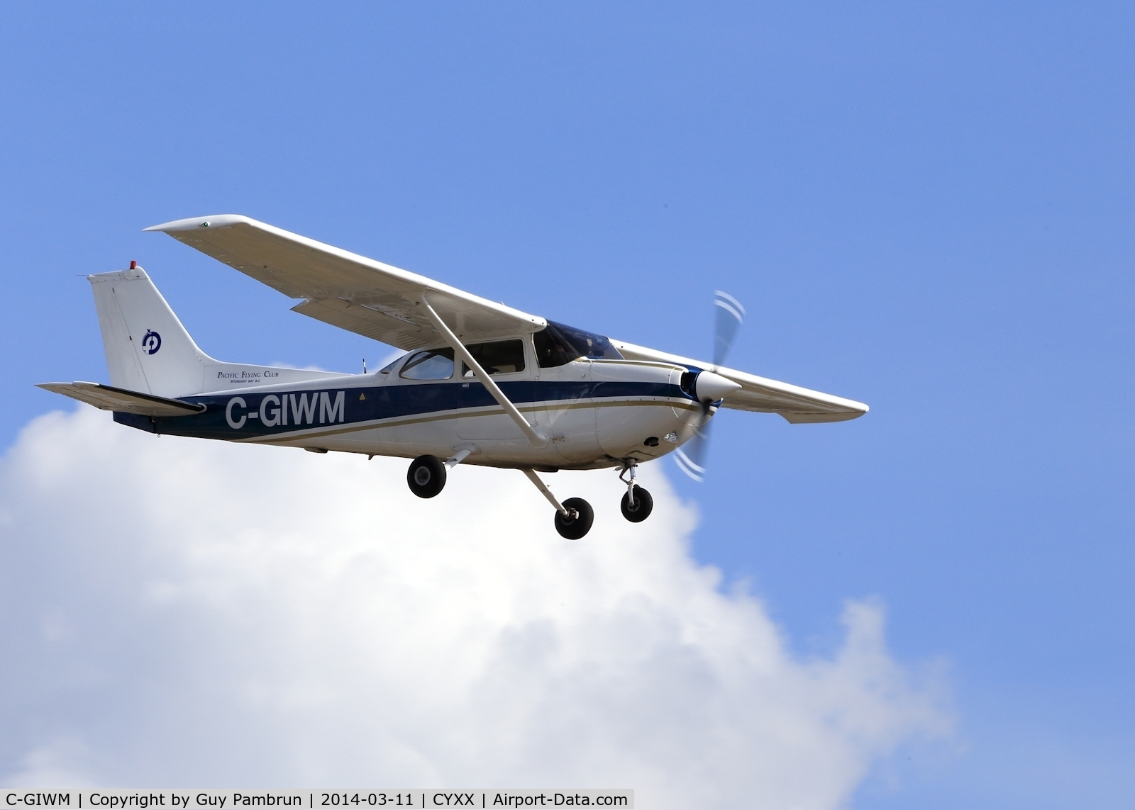 C-GIWM, 1977 Cessna R172K Hawk XP C/N R1722436, Landing