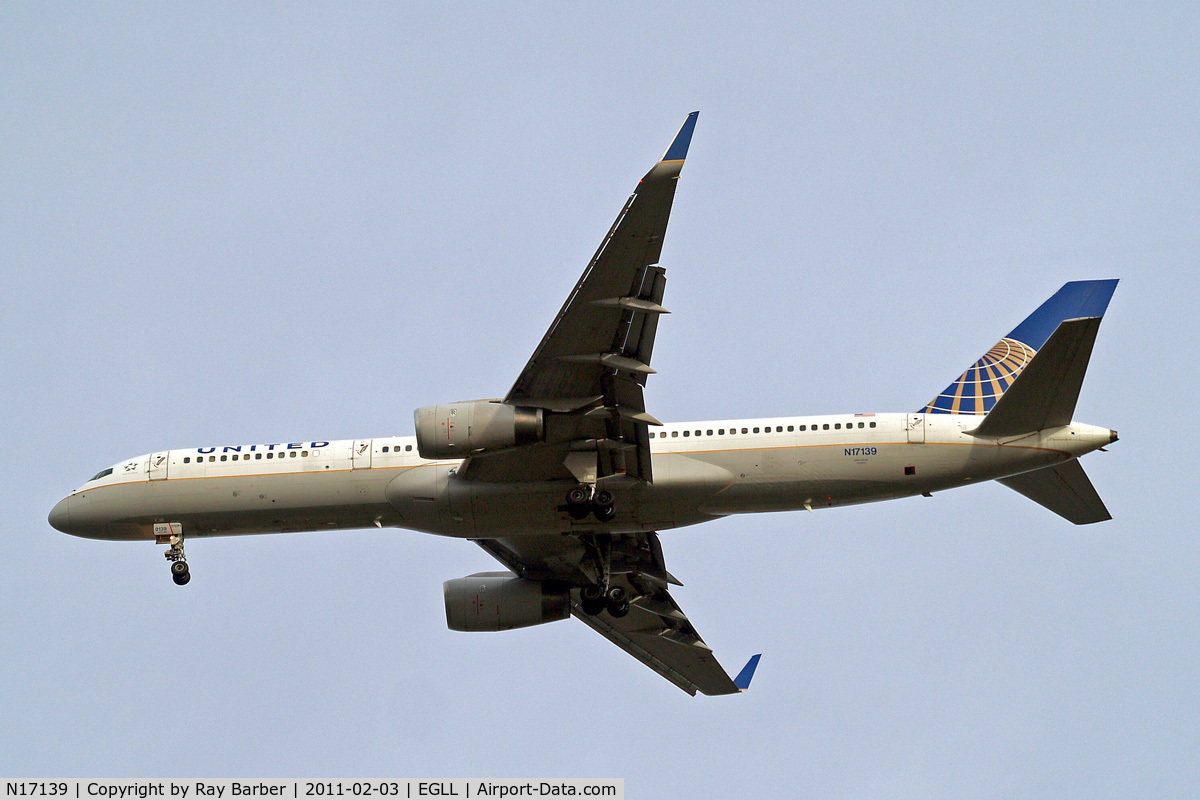 N17139, 2000 Boeing 757-224 C/N 30352, Boeing 757-224 [30352] (United Airlines) Home~G 03/02/2011. On approach 27R.