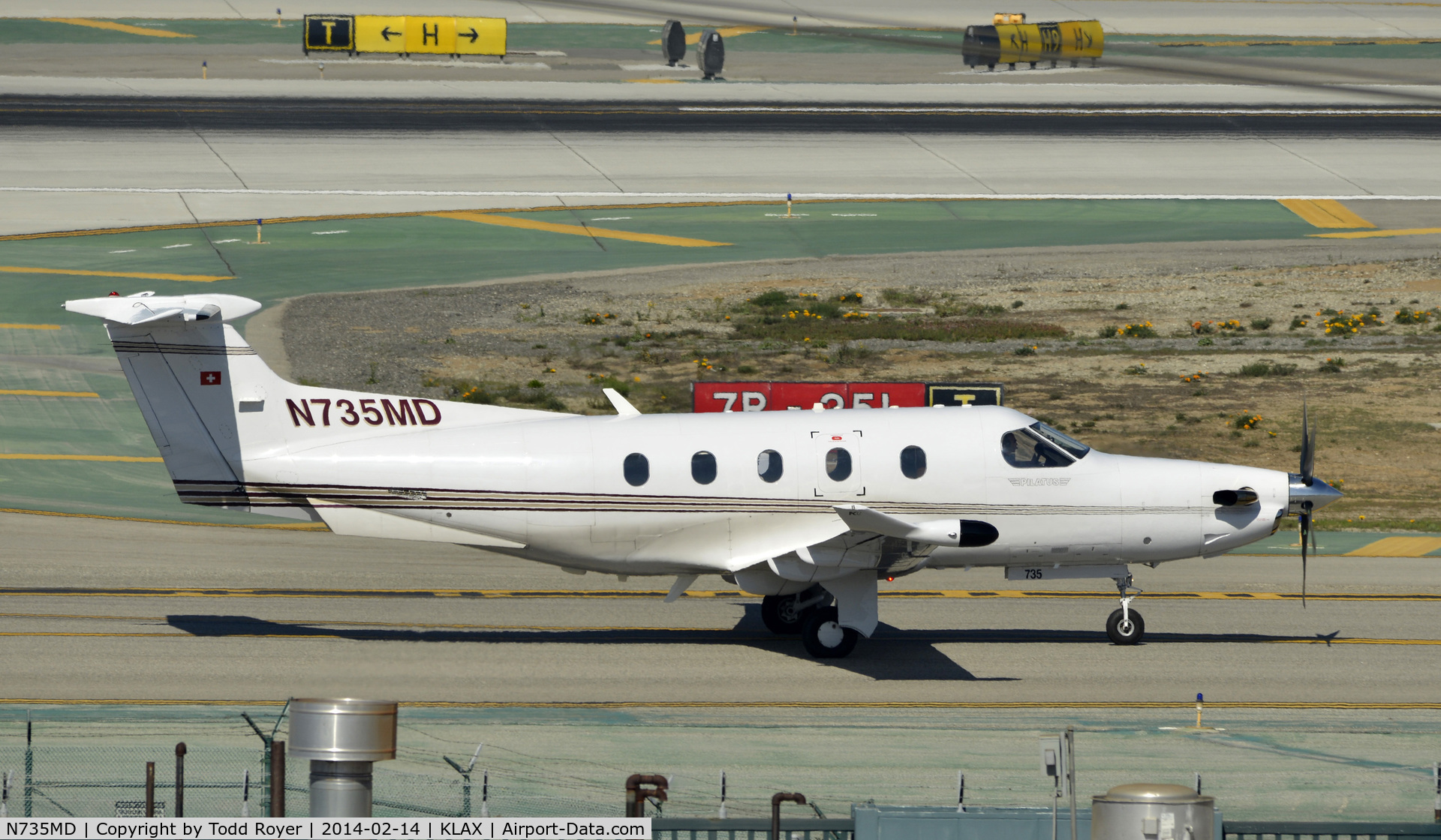 N735MD, 2006 Pilatus PC-12/47 C/N 735, Taxiing to parking at LAX