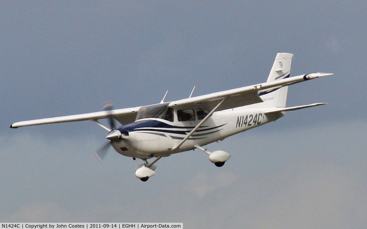 N1424C, 2005 Cessna 182T Skylane C/N 18281610, Finals to 26