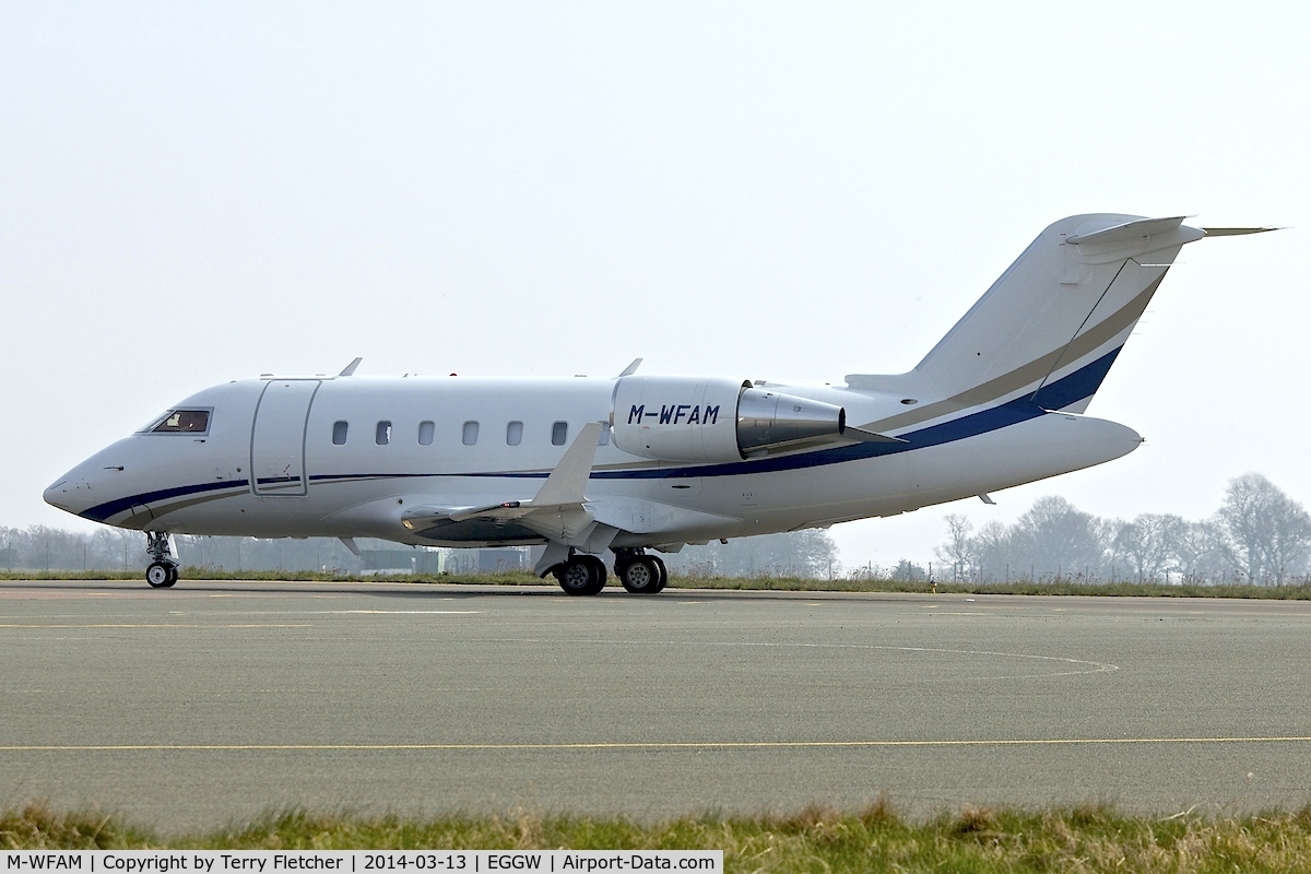 M-WFAM, 2012 Bombardier Challenger 605 (CL-600-2B16) C/N 5914, Bombardier CL605, c/n: 5914 at Luton