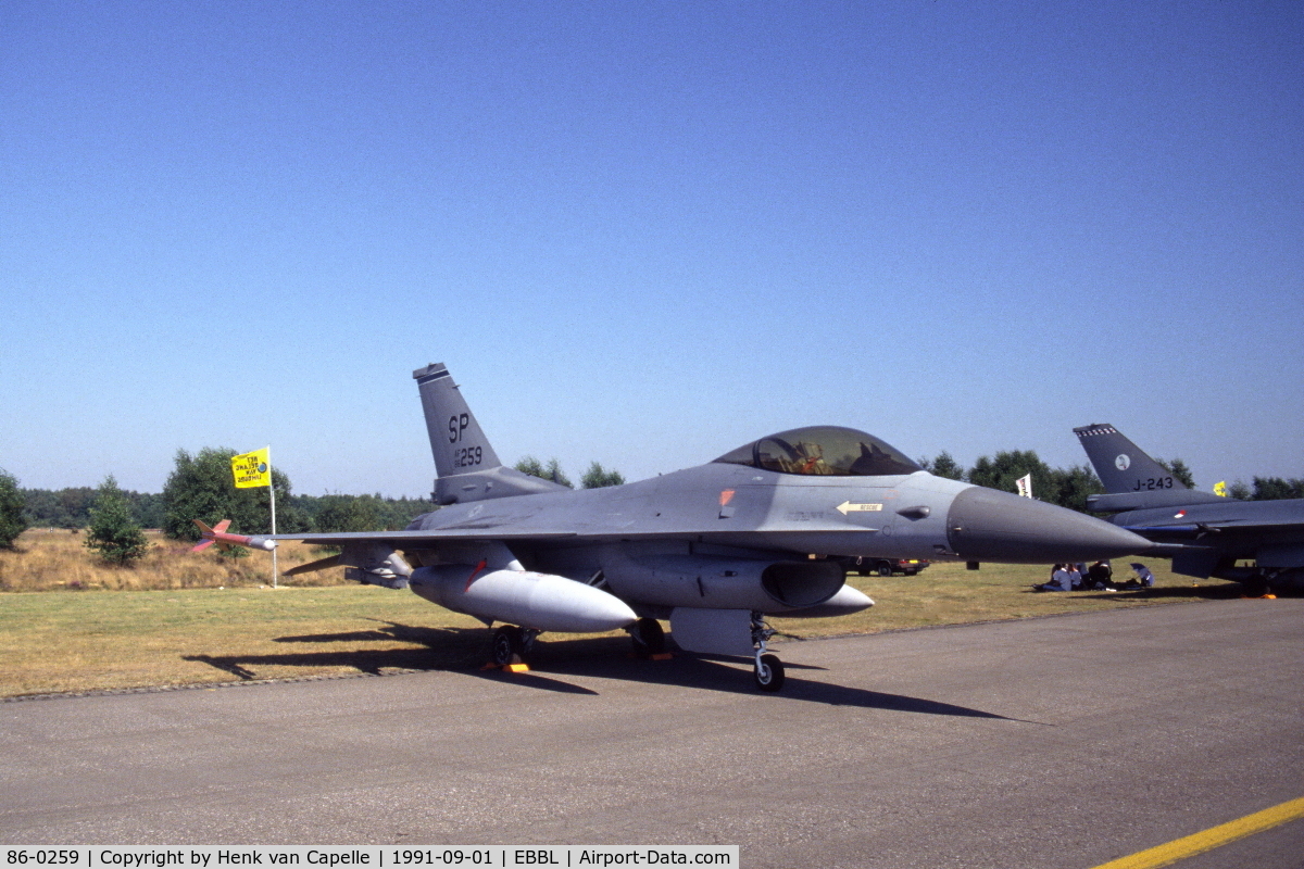 86-0259, General Dynamics F-16C-30-CF C/N 5C-365, USAF F-16C on display at Kleine Brogel Air Base, Belgium. 23rd TFS from Spangdahlem Air Base, Germany, 1991.
