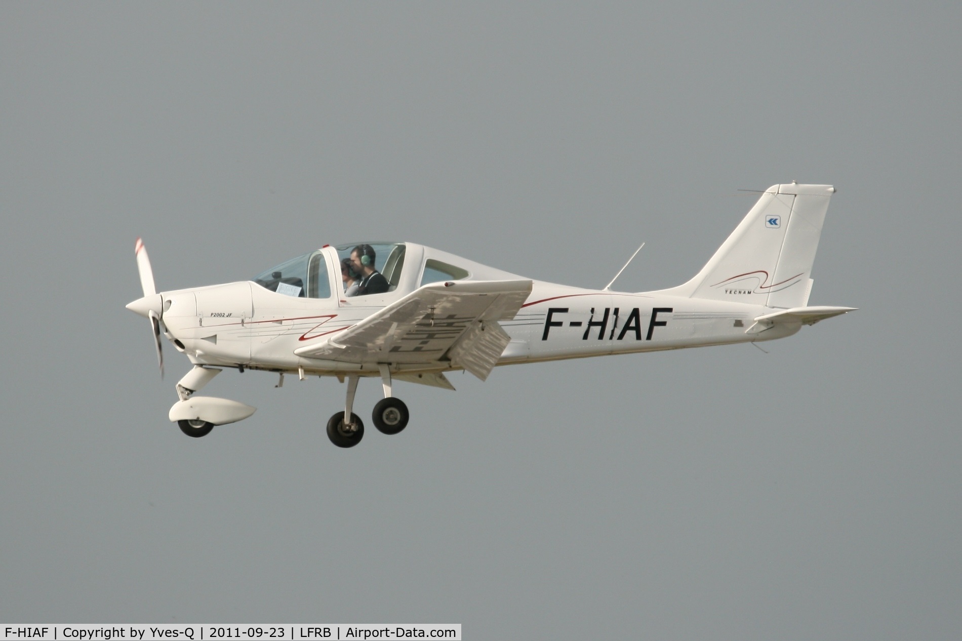 F-HIAF, Tecnam P-2002JF Sierra C/N Not Found F-HIAF, Tecnam P2002 JF, Short approach rwy 25L, Brest-Guipavas Airport (LFRB-BES)